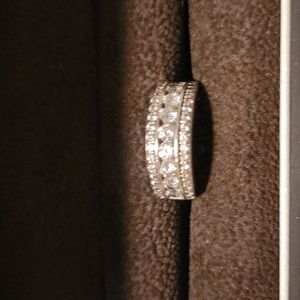 Diamond (faux) ring Amazingly beautiful, looks real.  No missing stones 19.2 mm